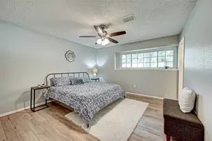5806 Chrystell Ln, Houston, TX 77092 - Photo 10