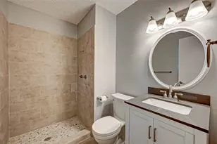 5806 Chrystell Ln, Houston, TX 77092 - Photo 12