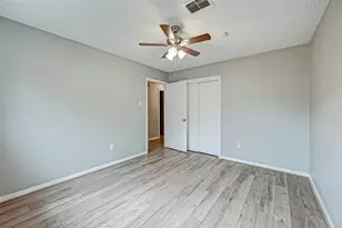 5806 Chrystell Ln, Houston, TX 77092 - Photo 14