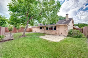5806 Chrystell Ln, Houston, TX 77092 - Photo 18