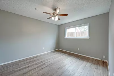 5806 Chrystell Lane, Houston, TX 77092 - Photo 14