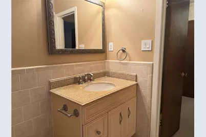 203 E Thornton Road, Houston, TX 77022 - Photo 16