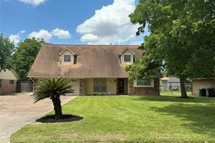 203 E Thornton Rd, Houston, TX 77022 - Photo 2