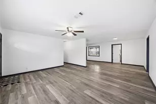 9723 Oldcrest Dr, Stafford, TX 77477 - Photo 6