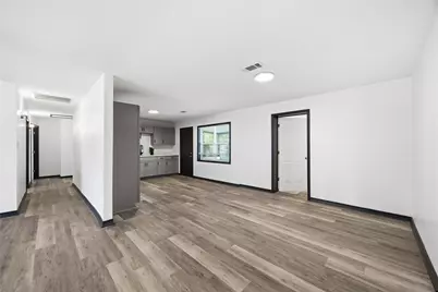 9723 Oldcrest Drive, Stafford, TX 77477 - Photo 8
