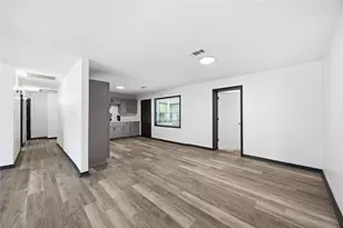9723 Oldcrest Dr, Stafford, TX 77477 - Photo 8