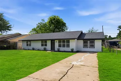 9723 Oldcrest Drive, Stafford, TX 77477 - Photo 2