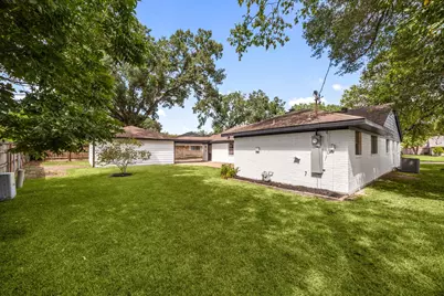 7231 Ridge Oak Drive, Houston, TX 77088 - Photo 28