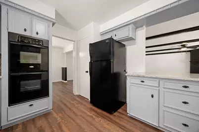 7231 Ridge Oak Drive, Houston, TX 77088 - Photo 16