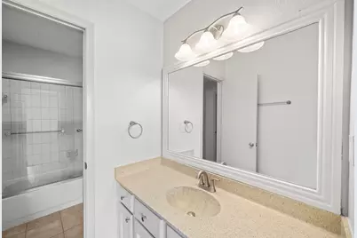 7847 Green Lawn Drive #7847, Houston, TX 77088 - Photo 16