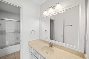 7847 Green Lawn Dr, Houston, TX 77088 - Photo 16