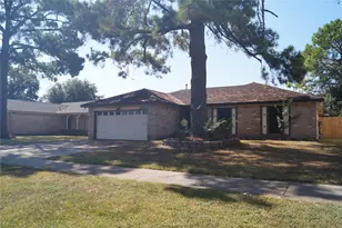 10603 MacKenzie Dr, Houston, TX 77086 - Photo 2