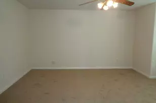 13018 Kingston Point Ln, Houston, TX 77047 - Photo 10