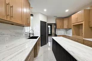 14211 Napier Ct, Houston, TX 77069 - Photo 6