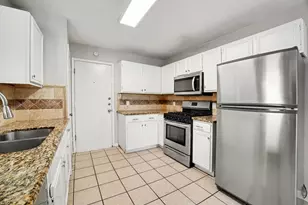 2015 Greencrest Dr, Missouri City, TX 77489 - Photo 10