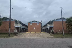 911 Avenue K, Galveston, TX 77550 - Photo 1