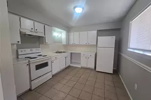 911 Avenue K, Galveston, TX 77550 - Photo 2