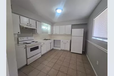 911 Avenue K #9, Galveston, TX 77550 - Photo 1