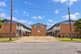 911 Avenue K, Galveston, TX 77550 - Photo 1