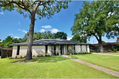 5855 S Braeswood Boulevard S, Houston, TX 77096 - Photo 1