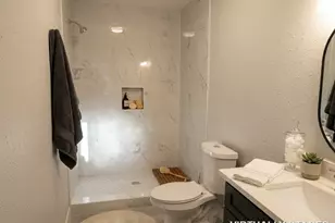 1103 Jocelyn St, Houston, TX 77023 - Photo 18