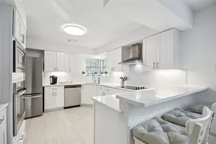 89 Towering Pines Dr, The Woodlands, TX 77381 - Photo 10