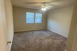 5313 Carmen St, Houston, TX 77033 - Photo 4