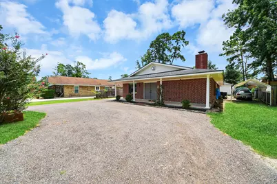1419 Primrose Street, Conroe, TX 77385 - Photo 2