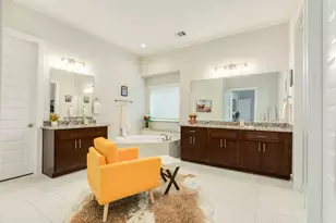 902 Redbird Ct, Angleton, TX 77515 - Photo 22