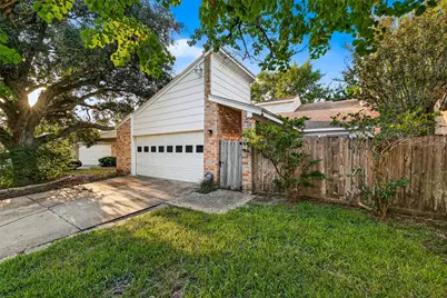 812 Fleetwood Place Drive, Houston, TX 77079 - Photo 2