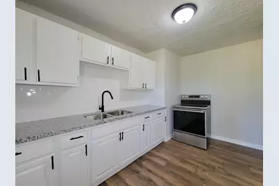 5815 Southseas Street, Houston, TX 77033 - Photo 14