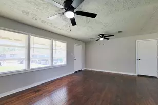 5815 Southseas St, Houston, TX 77033 - Photo 8