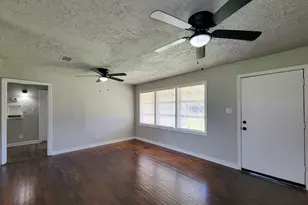 5815 Southseas St, Houston, TX 77033 - Photo 6