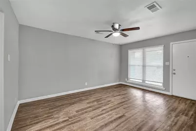 113 S Yaupon Street, Lake Jackson, TX 77566 - Photo 6