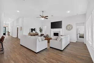 7703 Chacon Pl, Mont Belvieu, TX 77523 - Photo 16