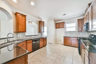 2539 Blue Heron Cir, Seabrook, TX 77586 - Photo 10