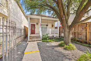 817 W 26th St, Houston, TX 77008 - Photo 2