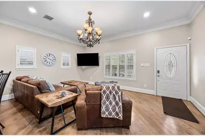 817 W 26th Street, Houston, TX 77008 - Photo 4