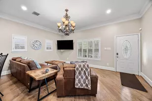 817 W 26th St, Houston, TX 77008 - Photo 4