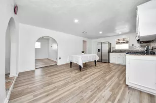 602 Massey Tompkins Rd, Baytown, TX 77521 - Photo 4