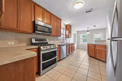 9127 N Ferndale Place Drive, Houston, TX 77064 - Photo 4