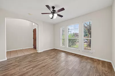 9127 N Ferndale Place Drive, Houston, TX 77064 - Photo 2