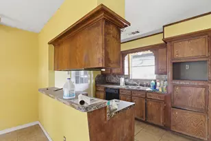 4002 Montego Dr, Baytown, TX 77521 - Photo 8