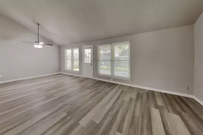 1618 Live Oak Hollow Street, Pearland, TX 77581 - Photo 2