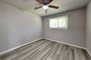 1618 Live Oak Hollow St, Pearland, TX 77581 - Photo 12