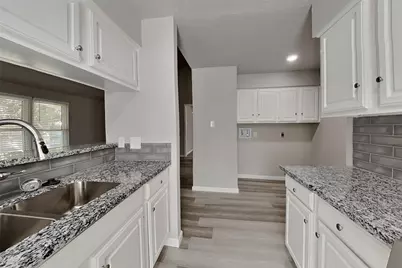 1618 Live Oak Hollow Street, Pearland, TX 77581 - Photo 4