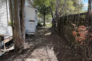 911 7th St, Orange, TX 77630 - Photo 8