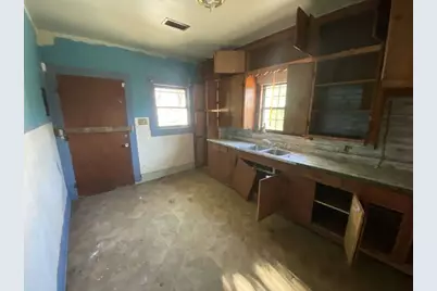 911 7th Street, Orange, TX 77630 - Photo 8