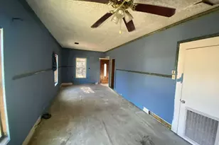 911 7th St, Orange, TX 77630 - Photo 4