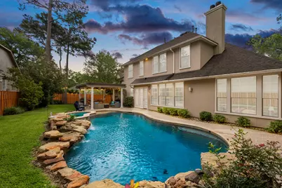 107 E Mirror Ridge Circle, The Woodlands, TX 77382 - Photo 2